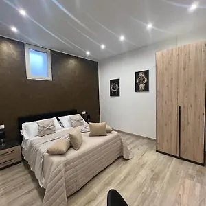 Goldenhouse Guest house
